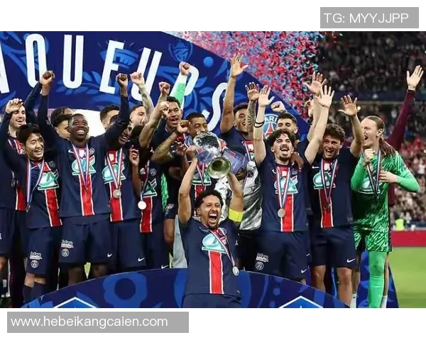 足总杯激战：利物浦小胜拜仁全场沸腾数据分析揭示精彩瞬间