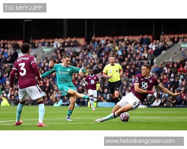 足总杯激战巴黎圣日耳曼完胜巴萨点球大战引发全场狂欢与转会猜想